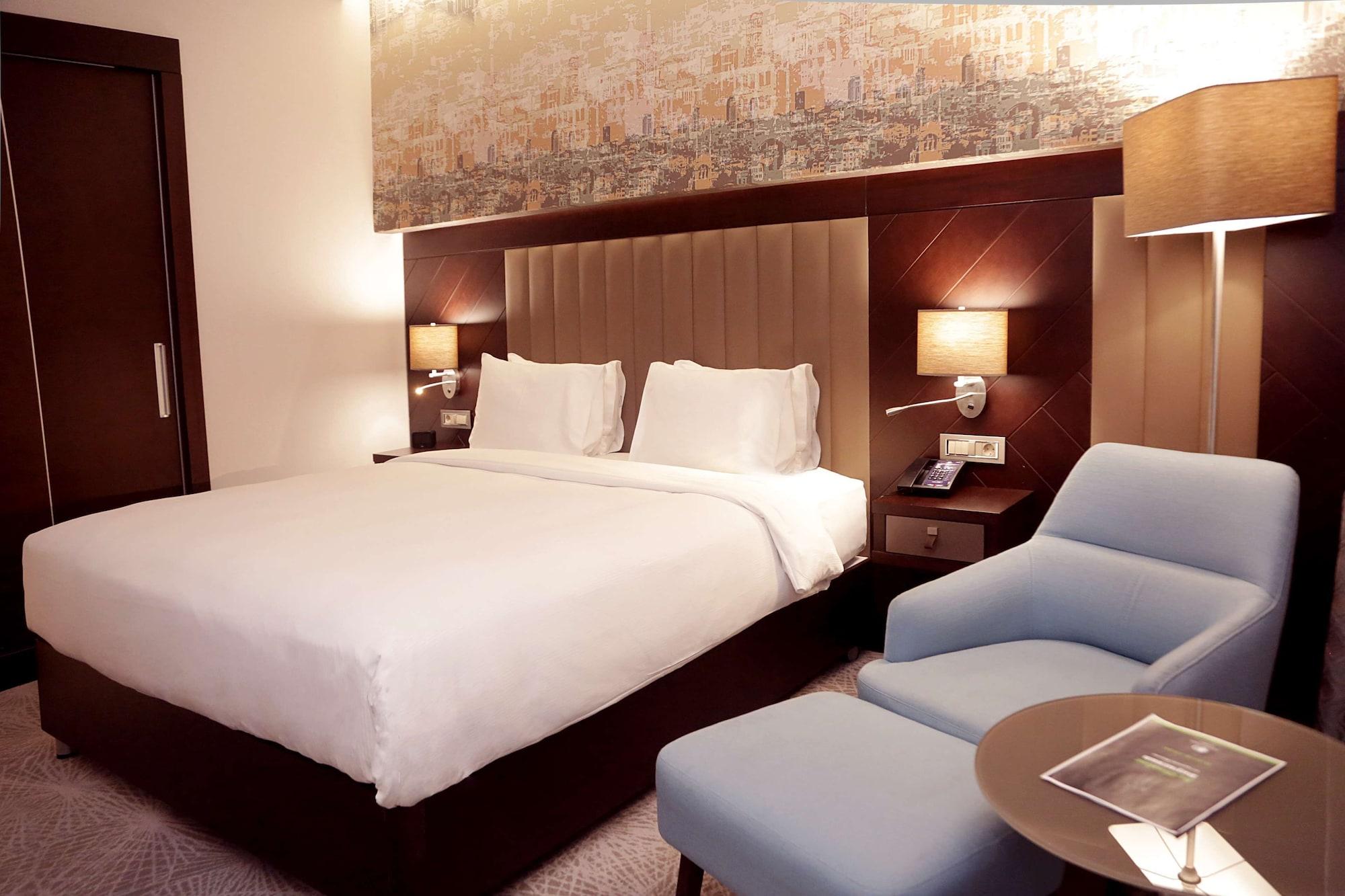מלון Doubletree By Hilton Istanbul Umraniye מראה חיצוני תמונה A room at the hotel