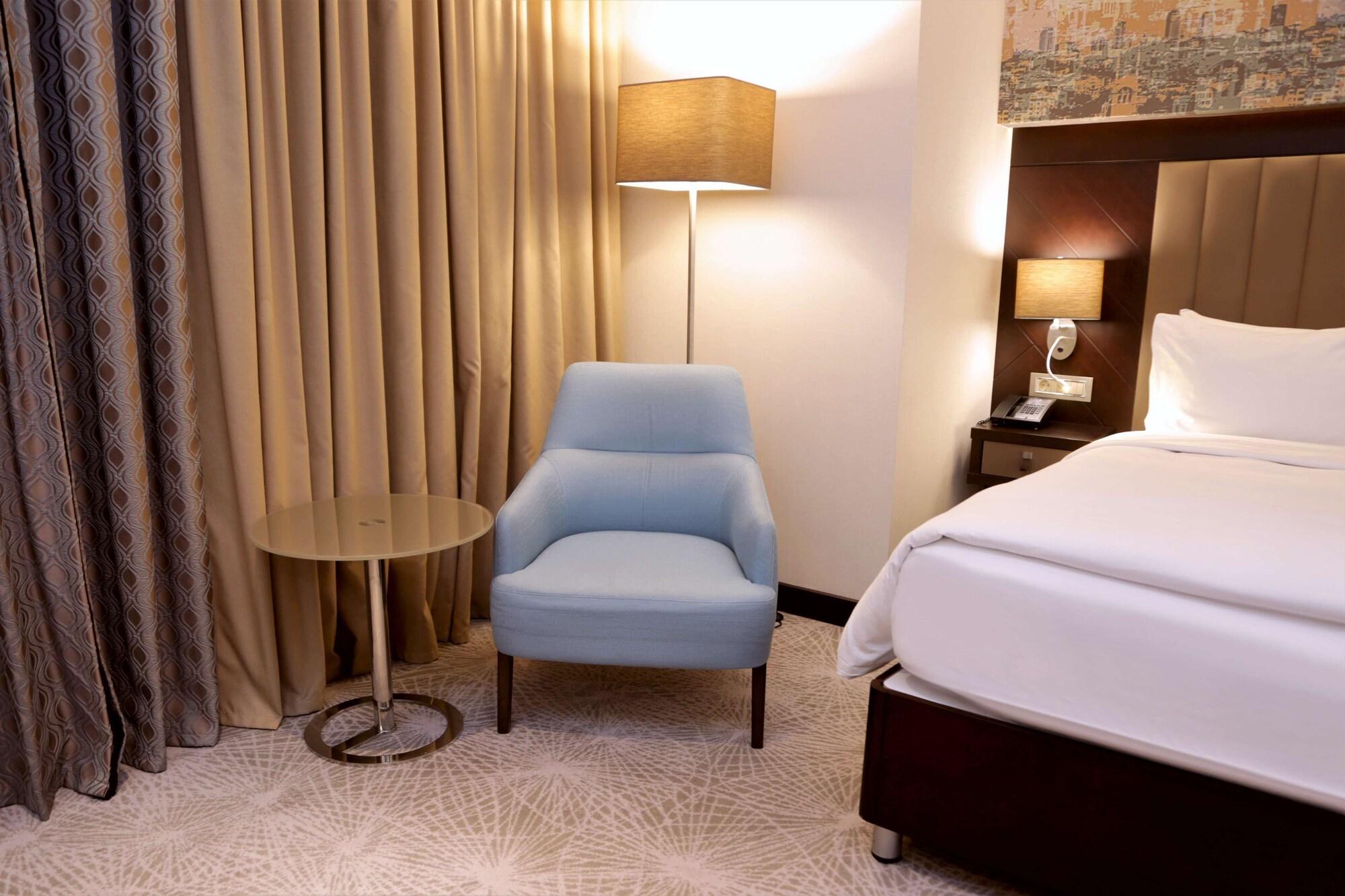 מלון Doubletree By Hilton Istanbul Umraniye מראה חיצוני תמונה A room at the hotel
