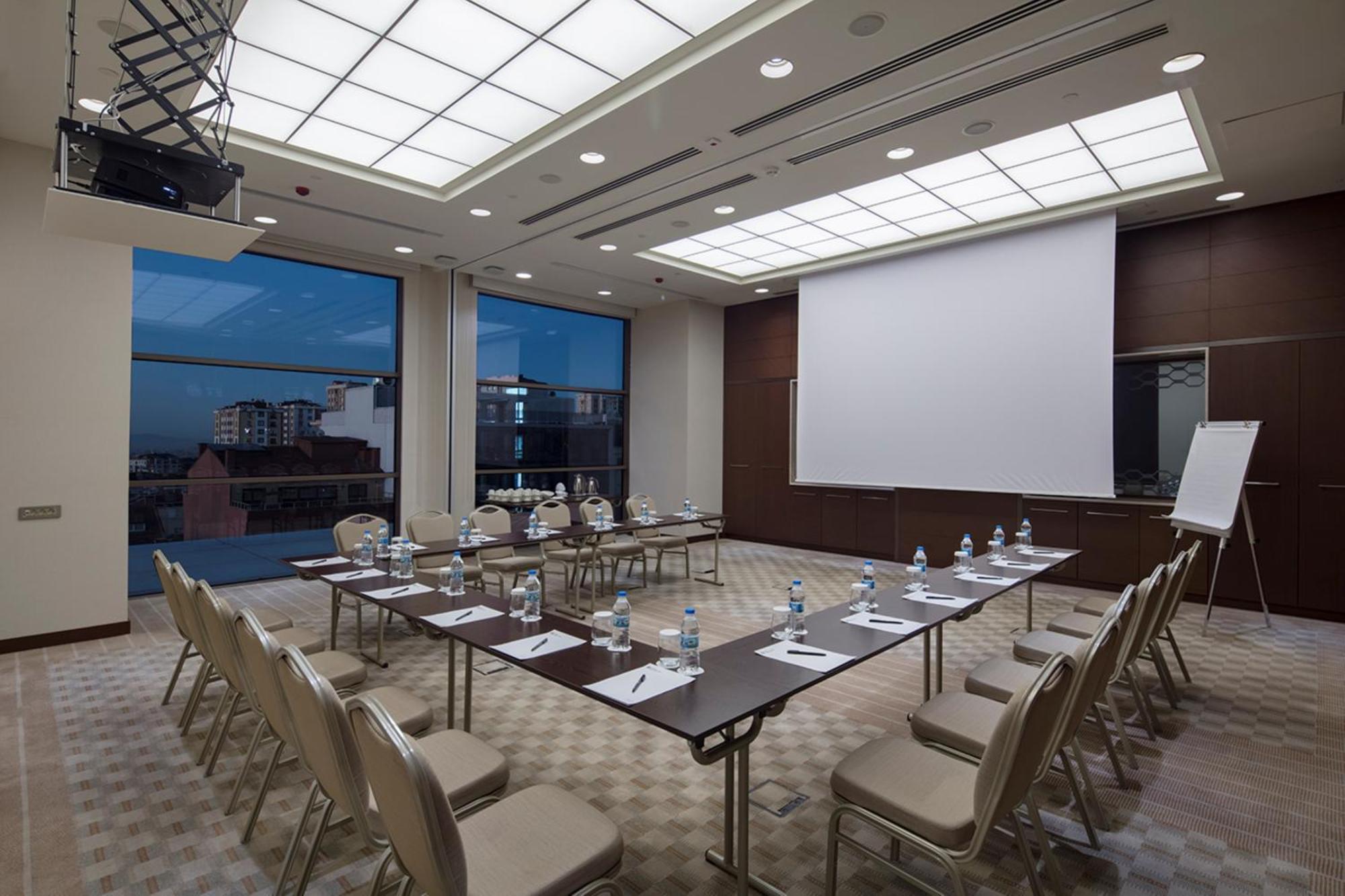 מלון Doubletree By Hilton Istanbul Umraniye מראה חיצוני תמונה Meeting room