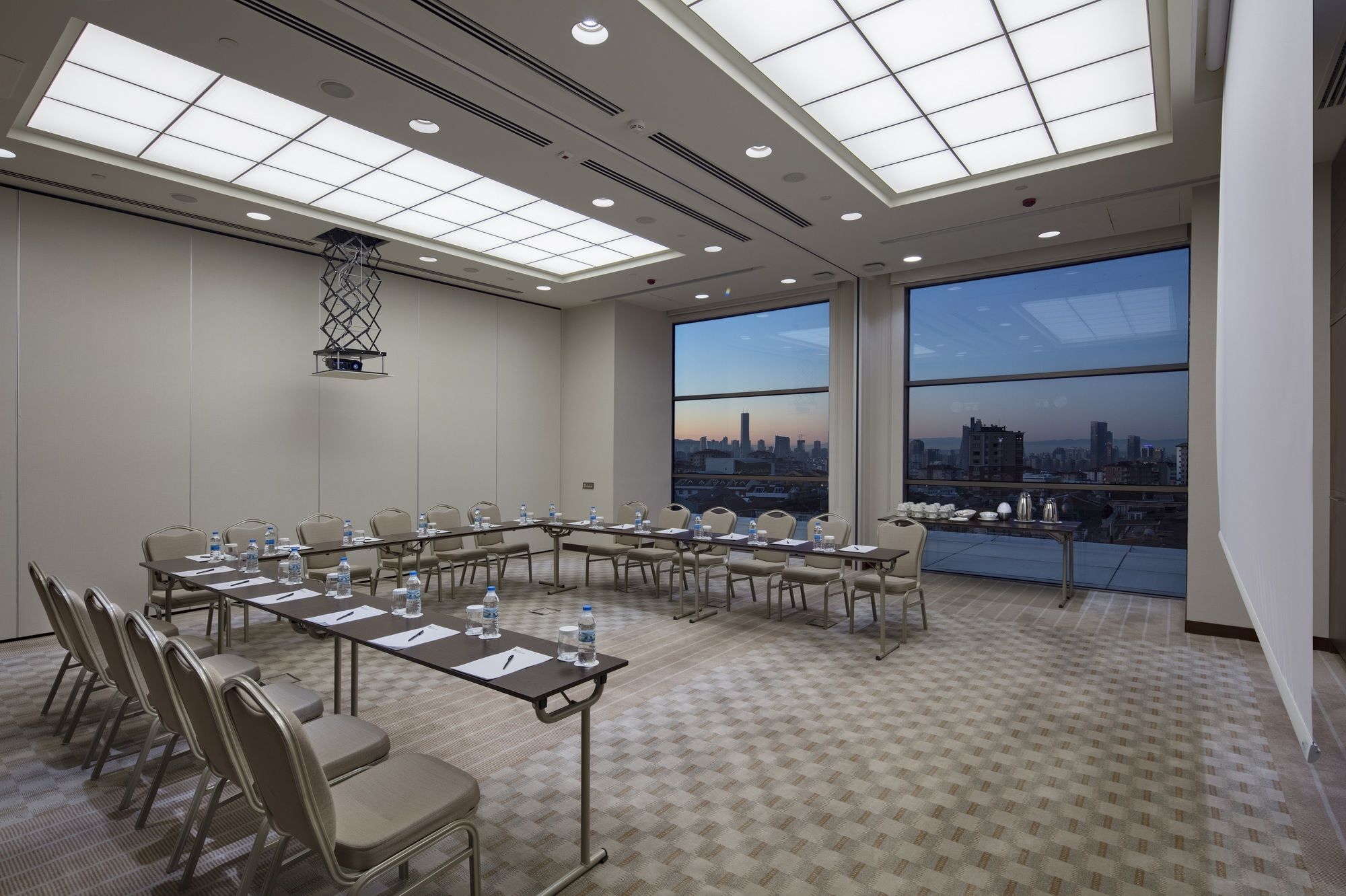 מלון Doubletree By Hilton Istanbul Umraniye מראה חיצוני תמונה Meeting room